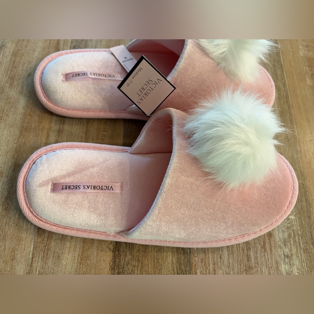 Victoria's Secret Women’s Pom Pom Slip On Slippers Pink White, Size Medium 7-8 - Picture 5 of 8